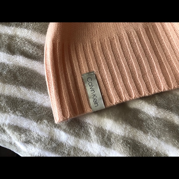 NWT Calvin Klein Hat/Glove Set - Picture 2 of 5